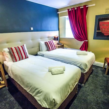 Mc Kevitts Village Hotel カーリングフォード エクステリア 写真